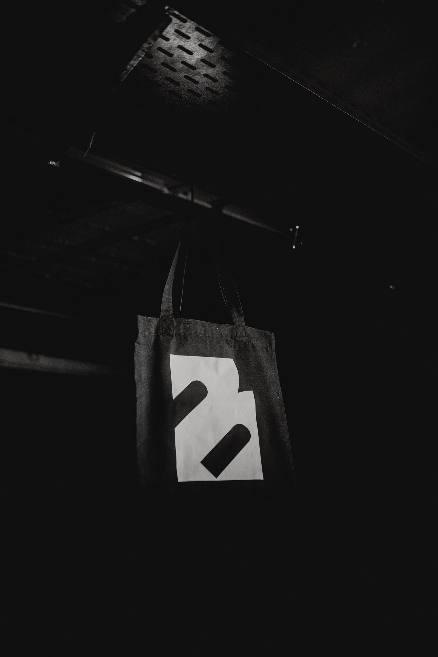Abstract Letter B – Tote Bag schwarz