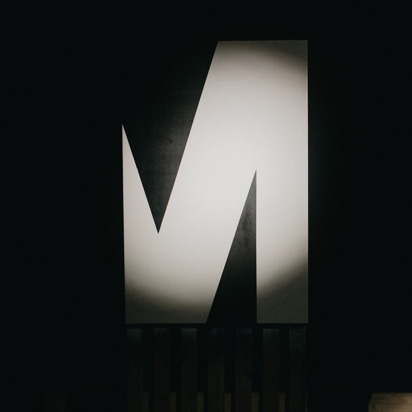Abstract Letter M – Leinwand 80 x120 cm